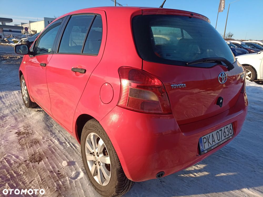 Toyota Yaris 1.3 Luna - 4