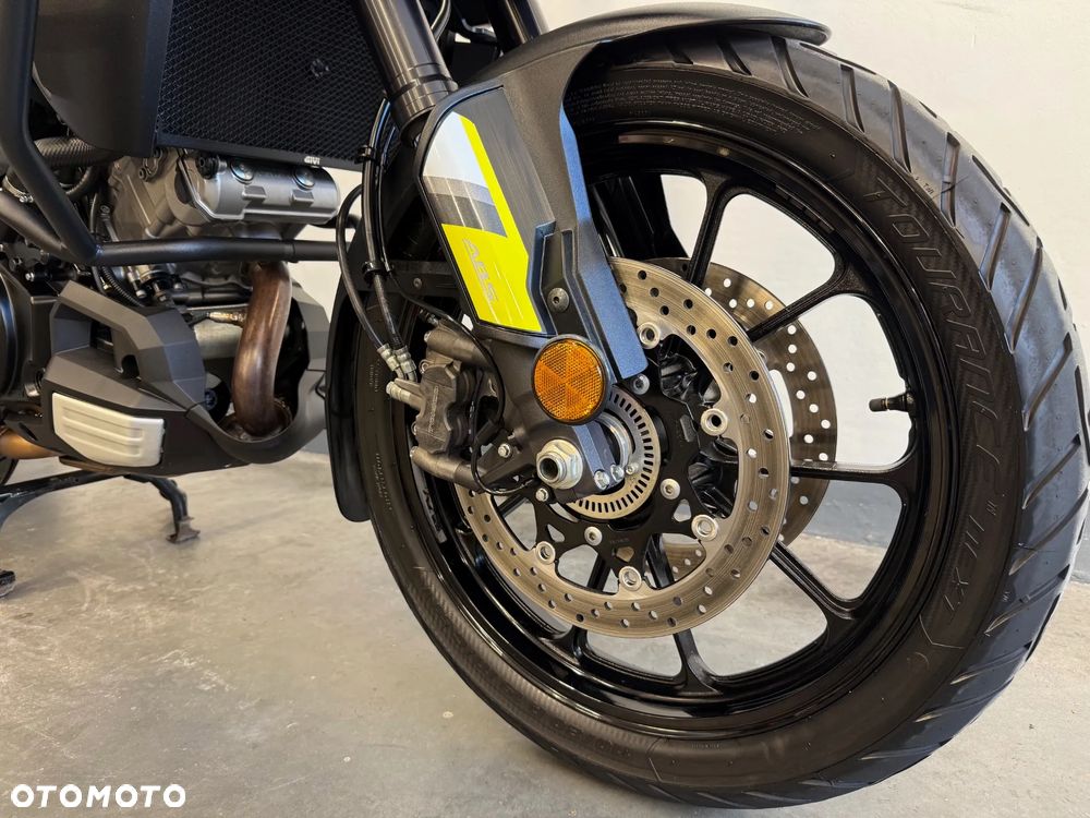 Suzuki V-STROM - 7