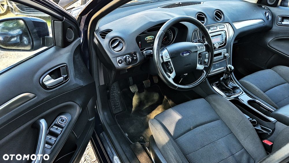Ford Mondeo - 30