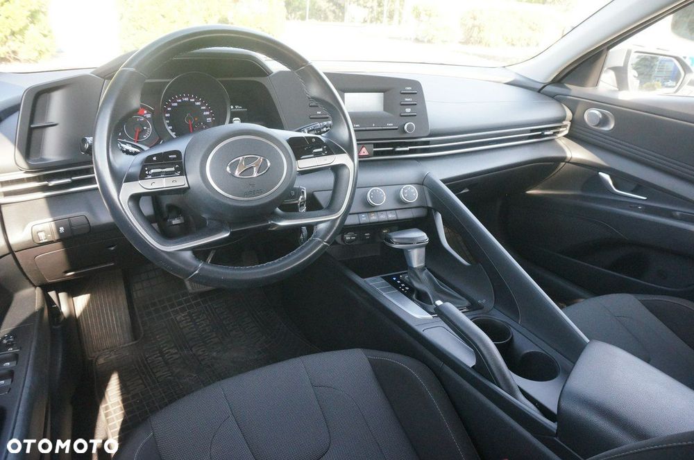 Hyundai Elantra 1.6 Modern CVT - 16