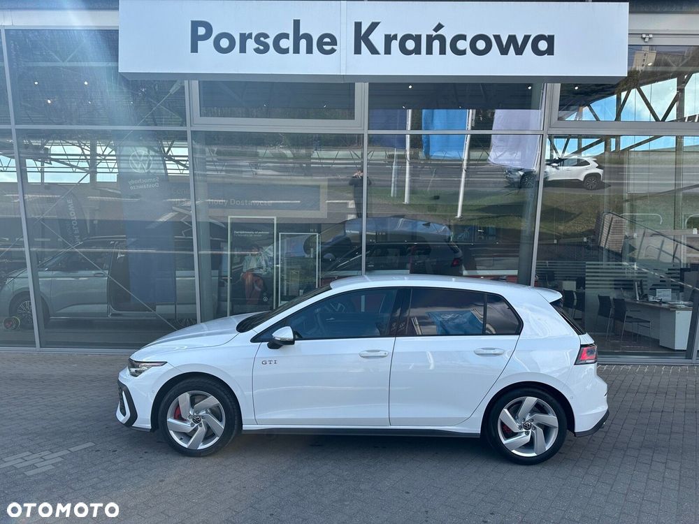 Volkswagen Golf - 6