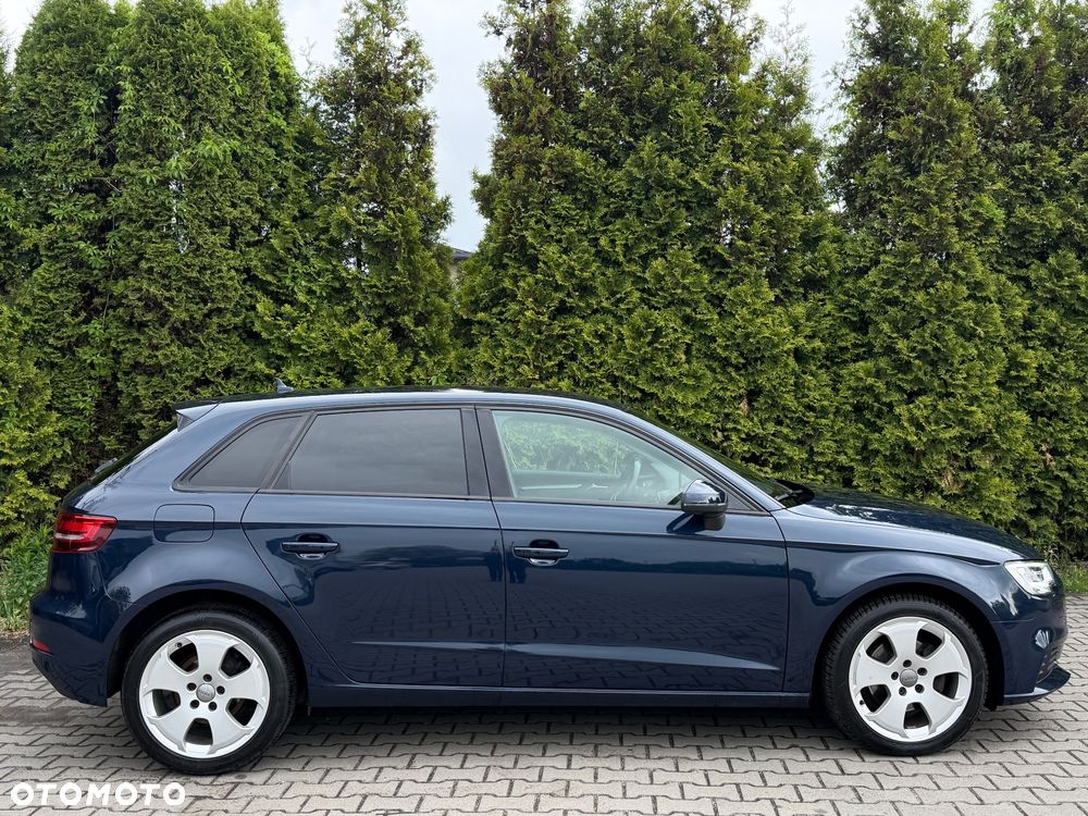 Audi A3 Sportback 1.0 TFSI design - 12