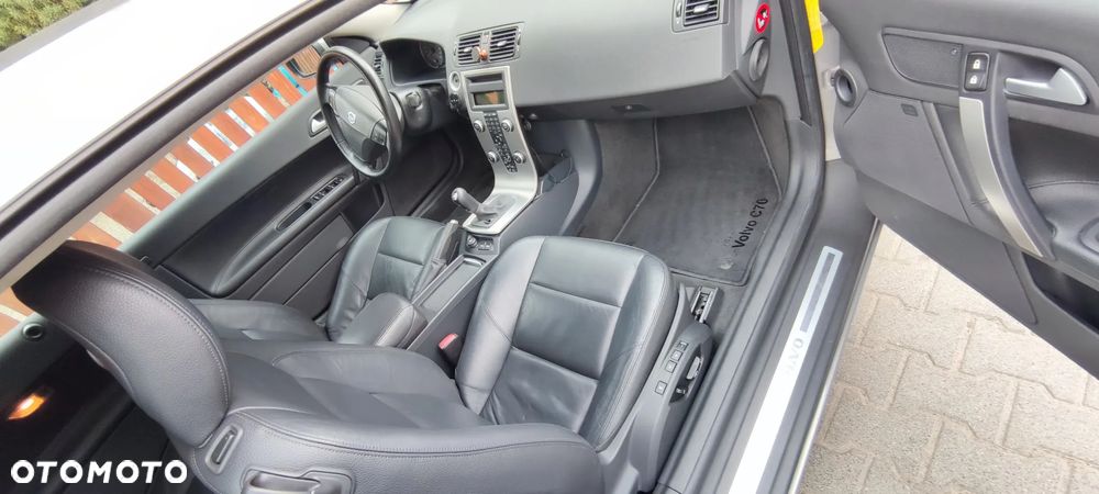 Volvo C70 2.4 - 16