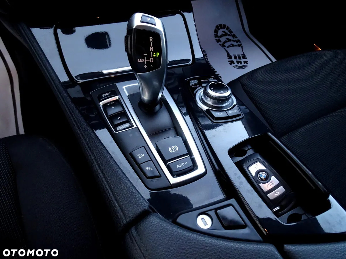 BMW Seria 5 528i xDrive - 19