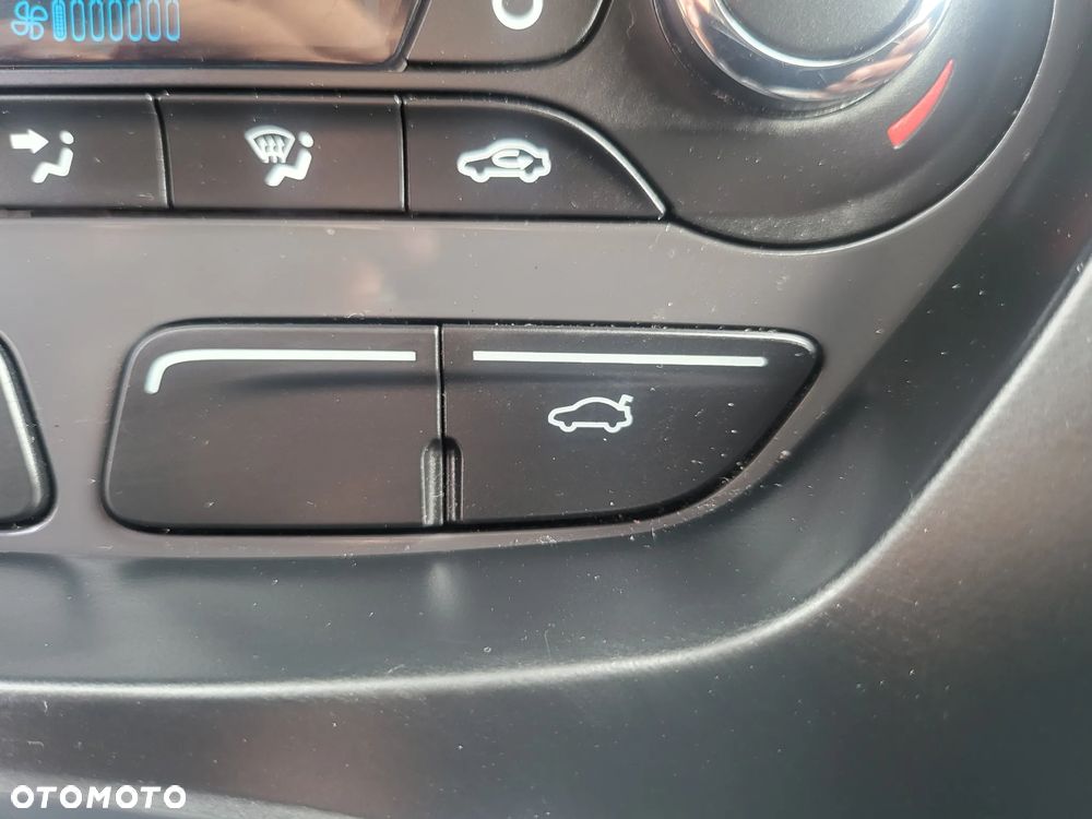 Ford Kuga 2.0 TDCi 4x4 Titanium - 34