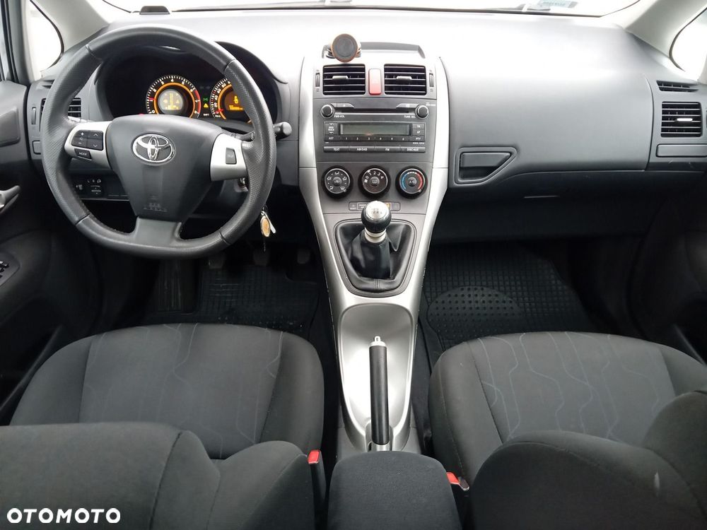 Toyota Auris - 15