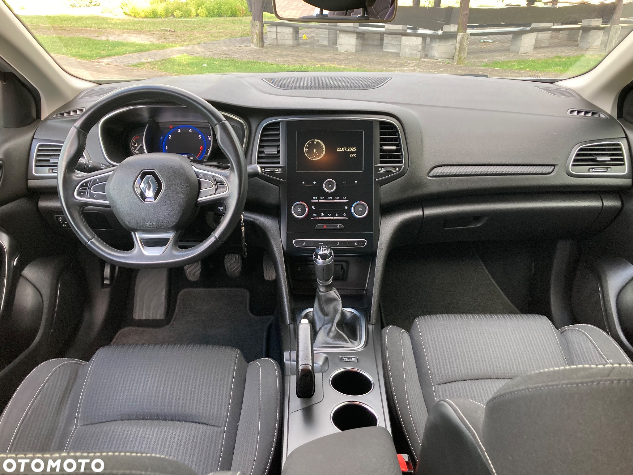 Renault Megane Grandtour TCe 140 GPF ZEN - 15