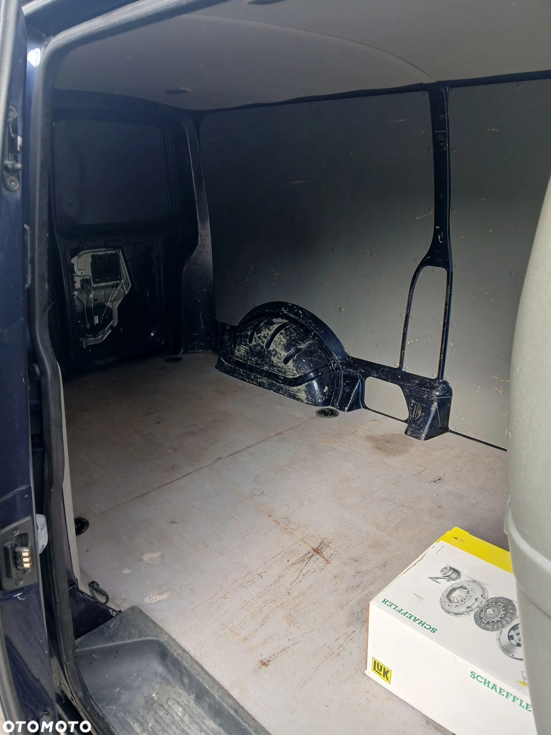 Volkswagen T5 LONG 4 MOTION - 13