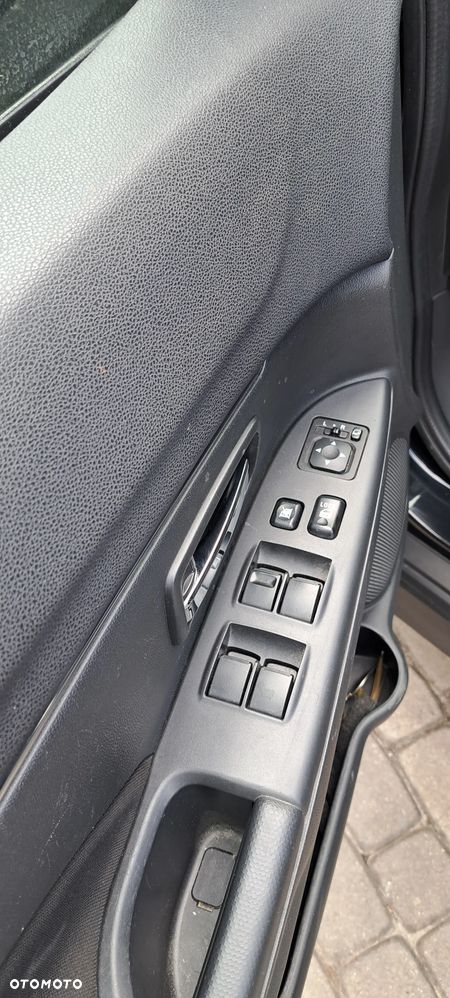 Mitsubishi ASX ver-2-2-di--d-4wd-automatik-plus - 13