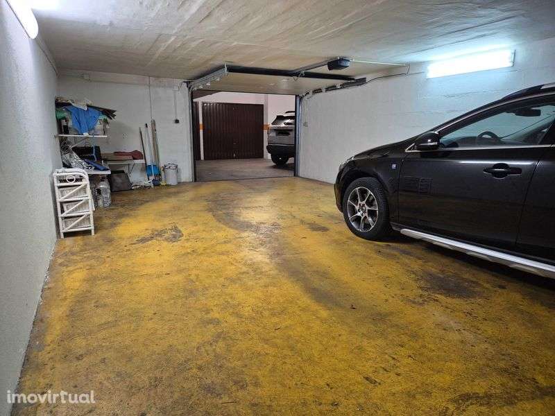 Garagem 3 carros - Miraflores - Grande imagem: 4/8
