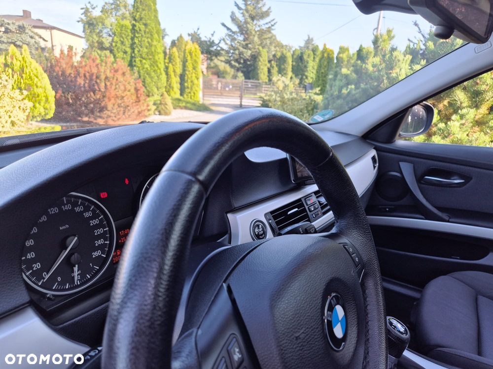 BMW Seria 3 320d - 10
