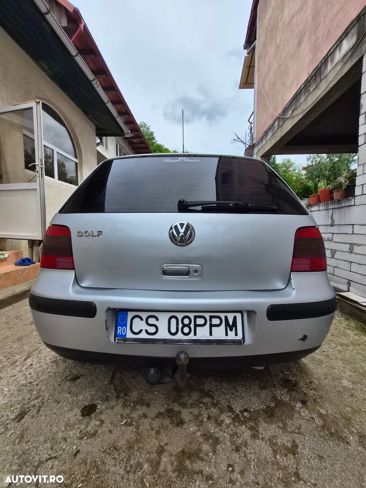 Volkswagen Golf - 5