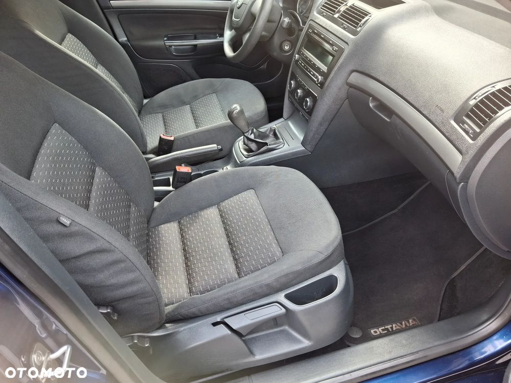 Skoda Octavia 1.6 TDI DPF Ambiente - 24