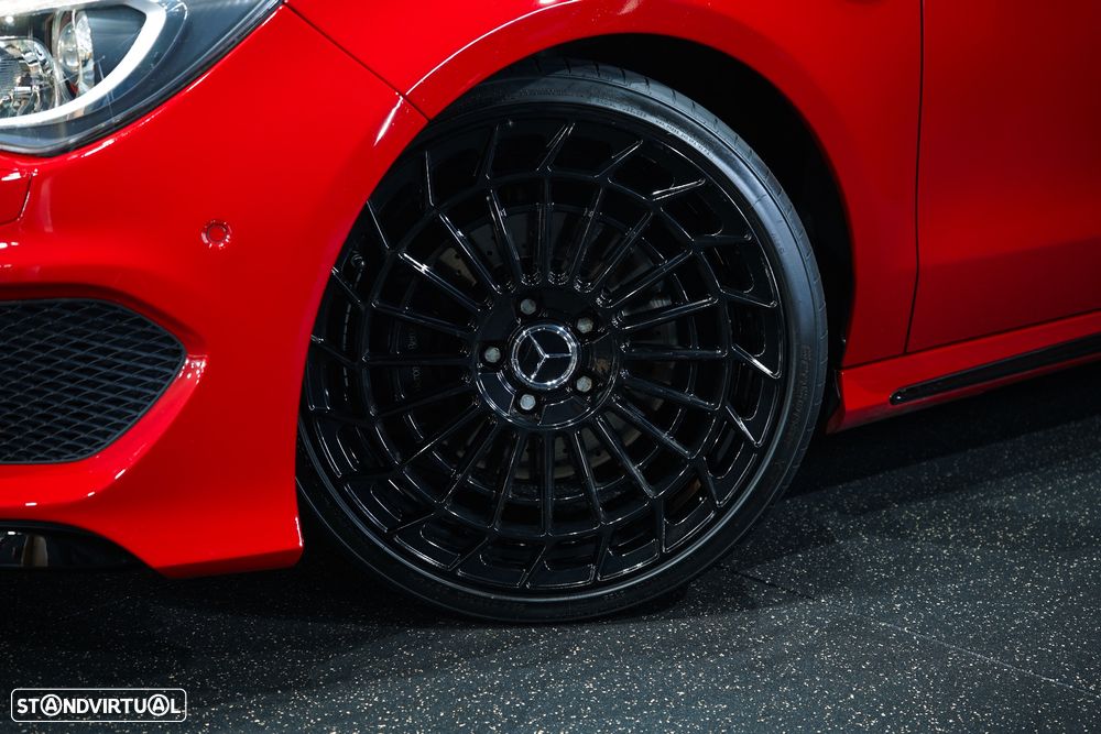 Mercedes-Benz CLA 220 d 7G-DCT AMG Line - 4