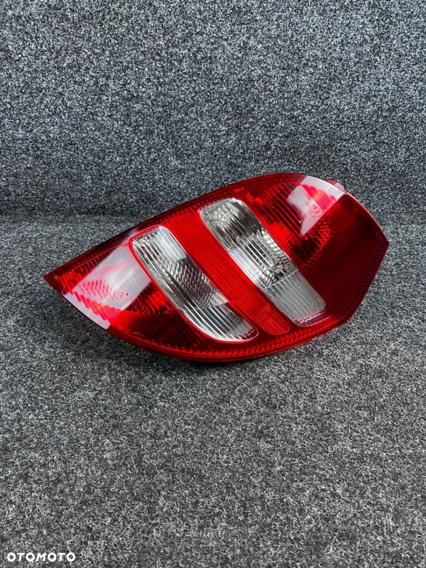 lampa prawa prawy tył tylna mercedes w169 a-klasa A1698200464R