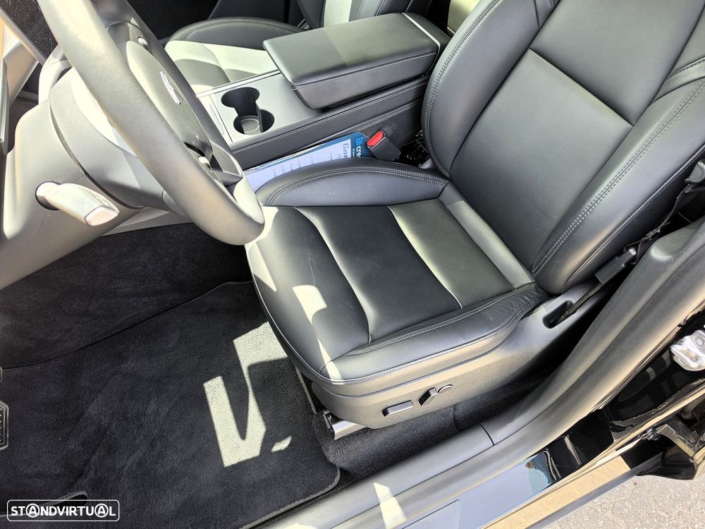 Tesla Model Y Long Range Dual Motor AWD - 13