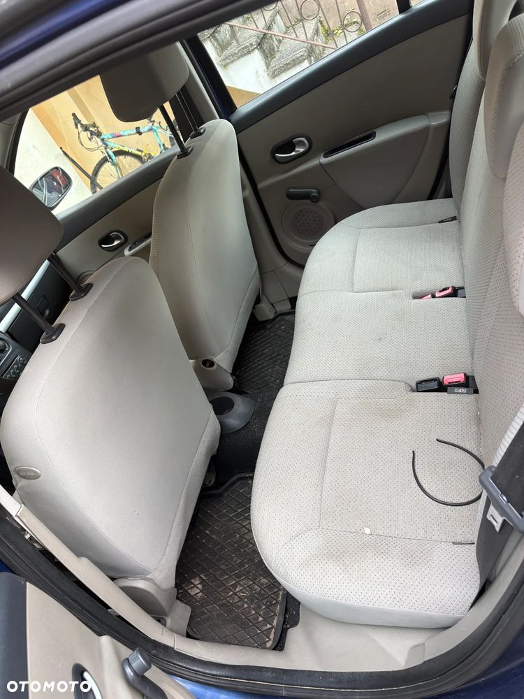 Renault Clio - 6