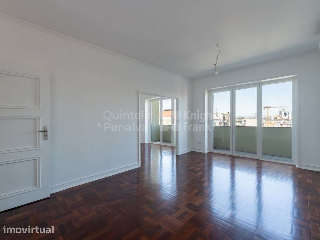 Apartamento T4+2 para arrendar sem móveis nas Avenidas Novas - Grande imagem: 4/28
