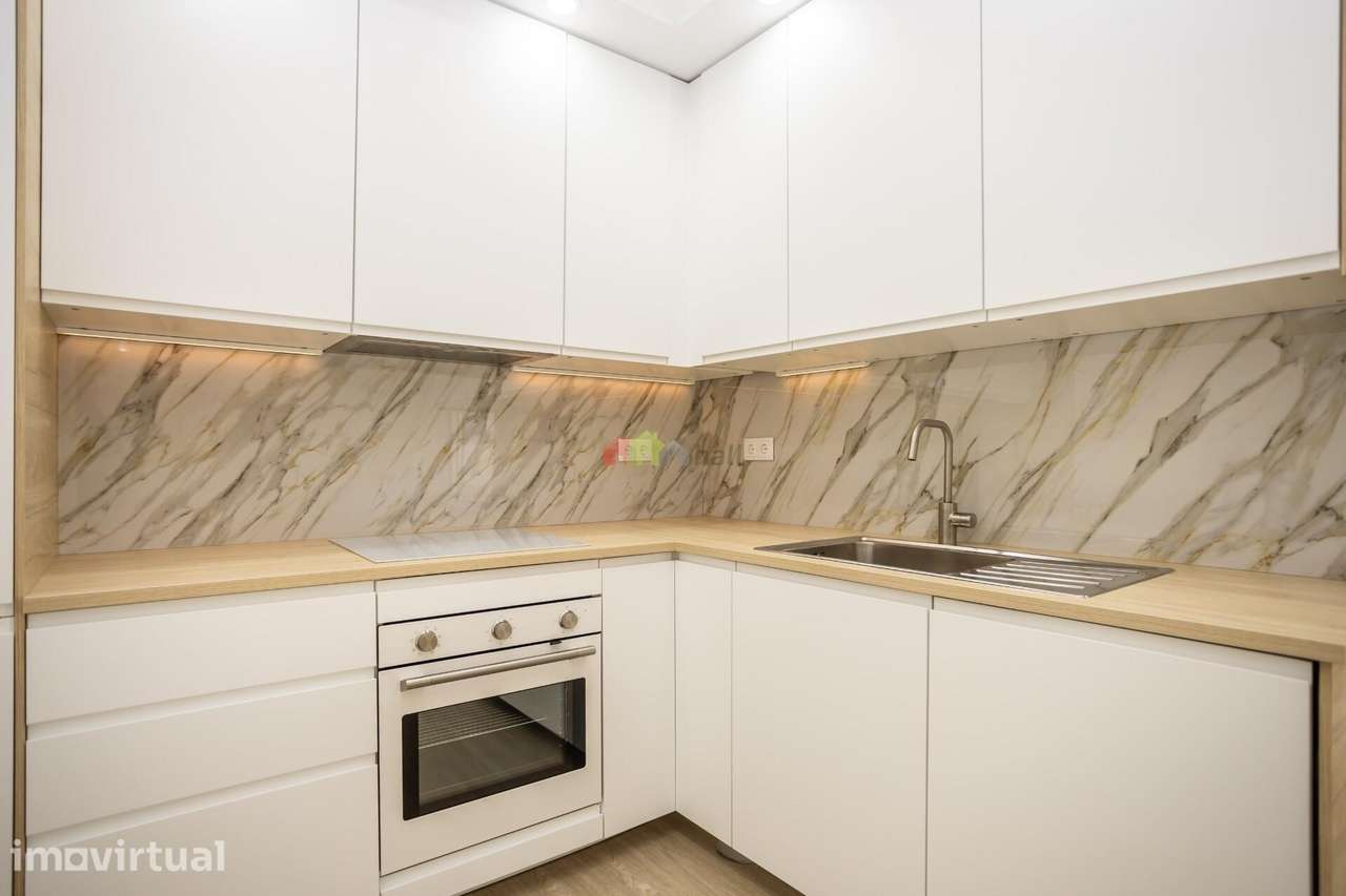 Apartamento T1 Totalmente Remodelado com Terraço Privativo (45 m2) - Grande imagem: 4/31
