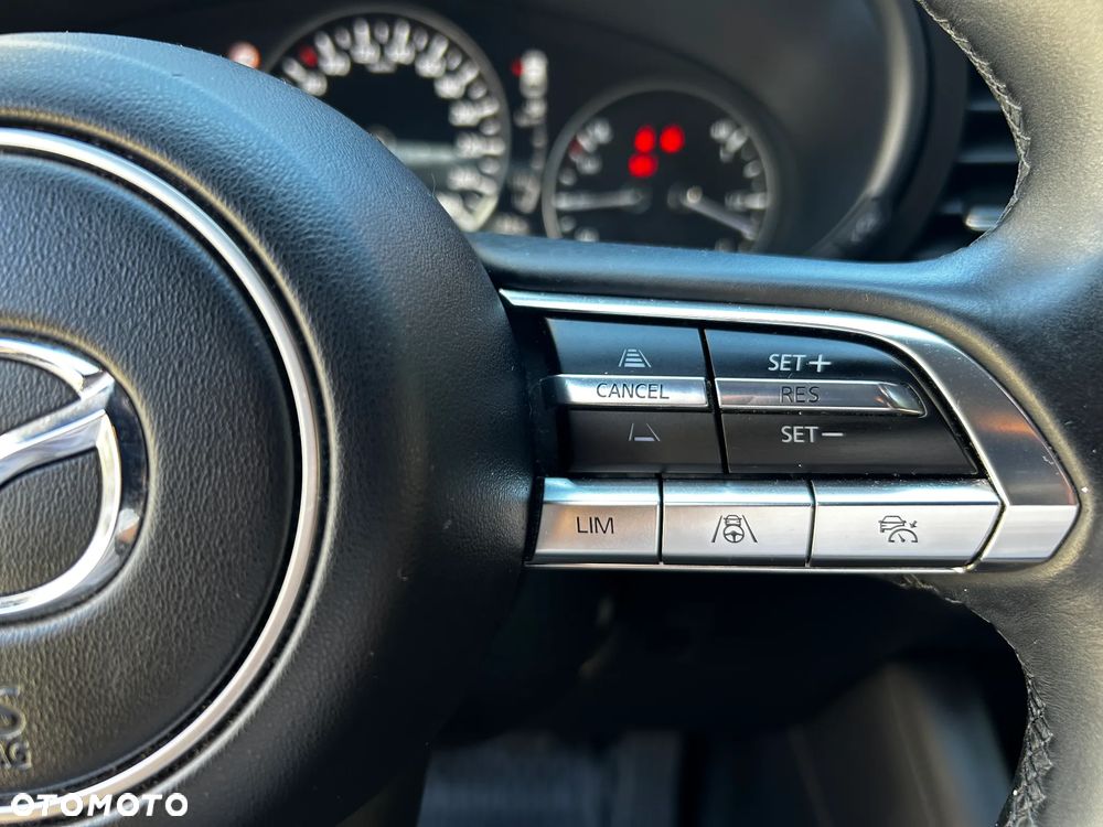 Mazda 3 SKYACTIV-X 2.0 M-Hybrid SELECTION - 28