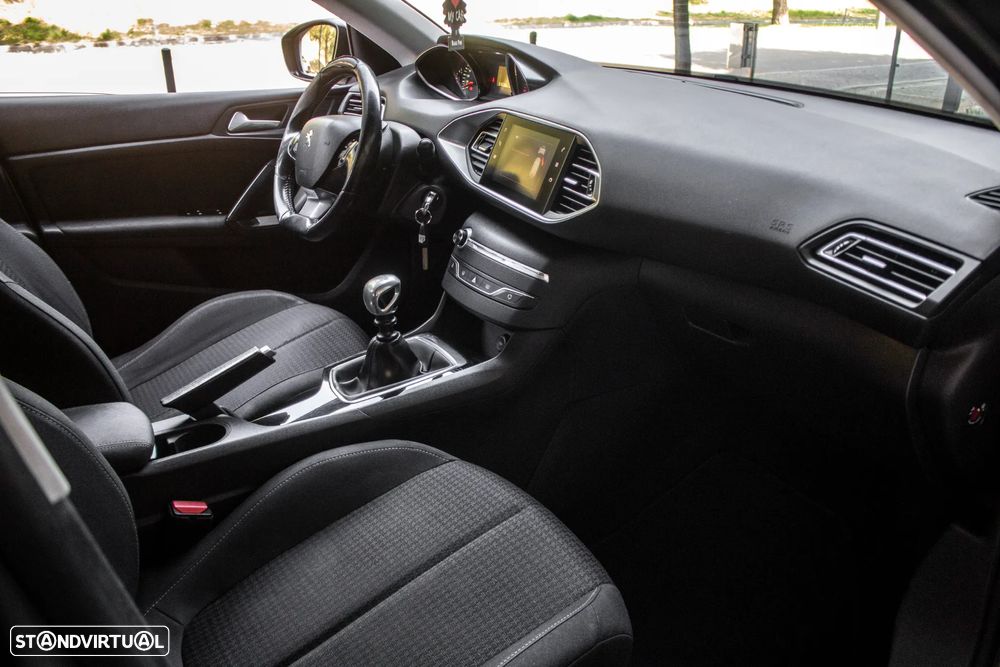 Peugeot 308 SW BlueHDi 100 Stop & Start Access - 23