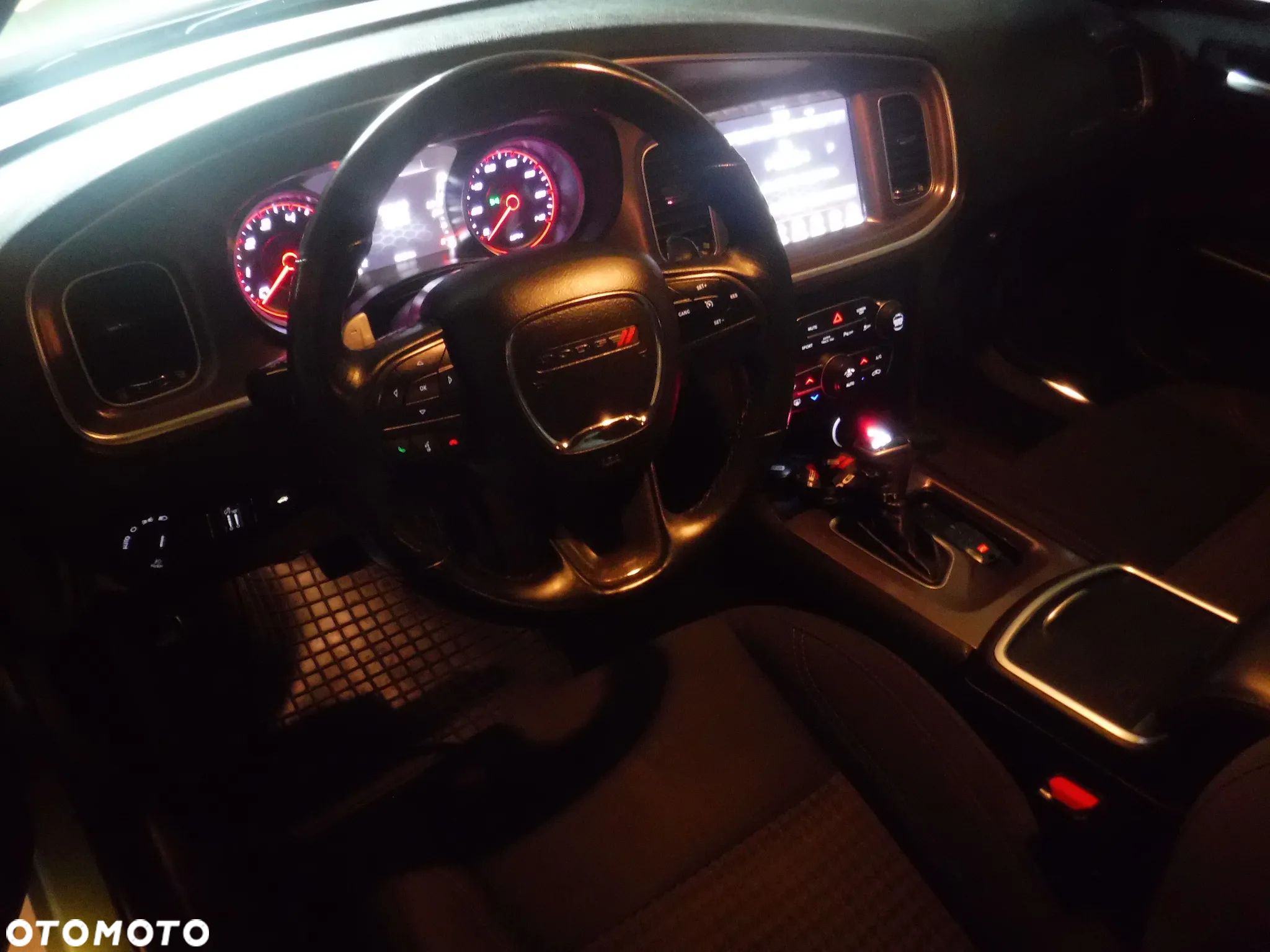 Dodge Charger 3.6 GT - 32