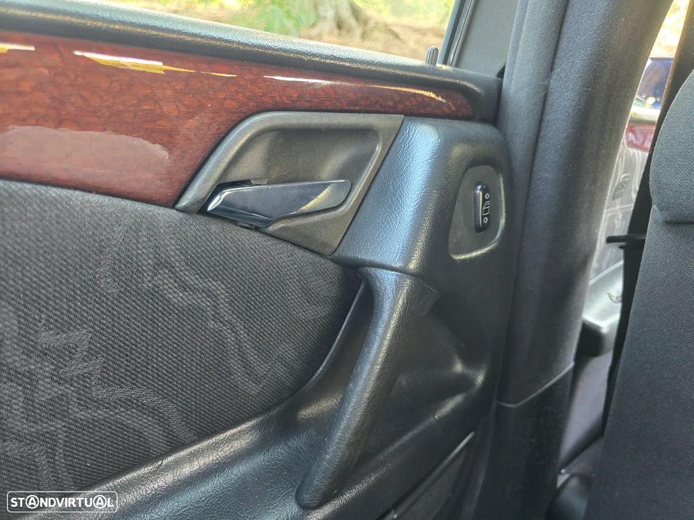 Mercedes-Benz E 220 D Elegance - 11