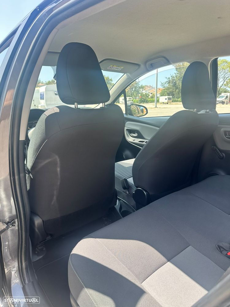 Toyota Yaris 1.5 HSD Comfort+P.Style - 10