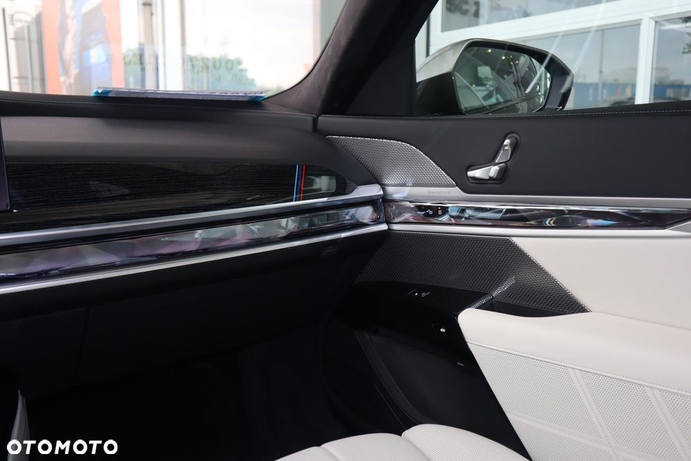 BMW Seria 7 - 19