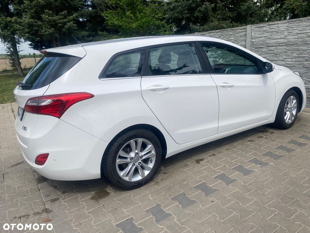 Hyundai i30 1.6 Classic + - 13