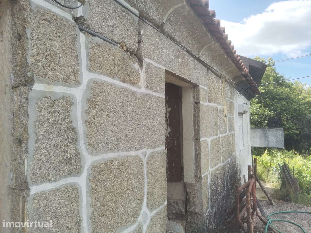 Casa em obras sita em Barqueiros, Mesão Frio, V. Real - Grande imagem: 4/14