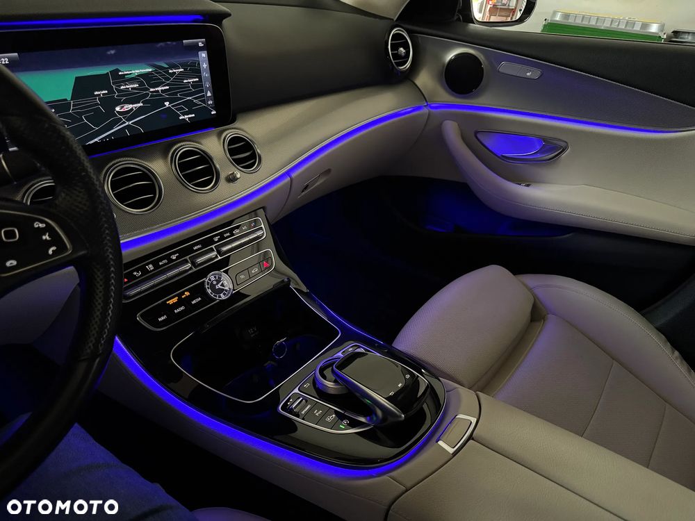 Mercedes-Benz Klasa E 200 d T 9G-TRONIC Exclusive - 12