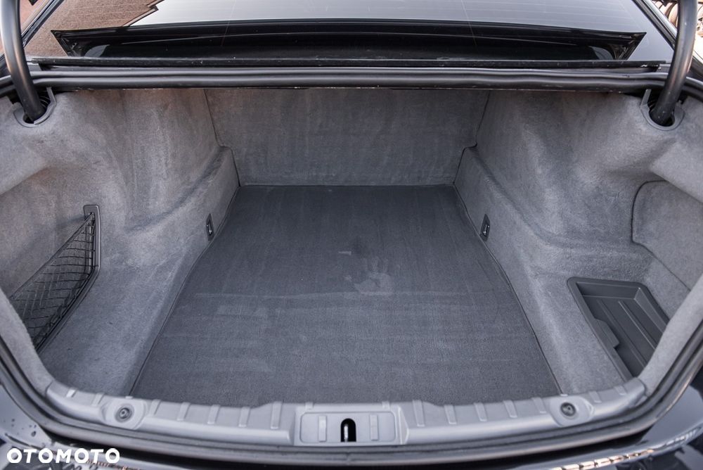 BMW Seria 7 740d xDrive - 23