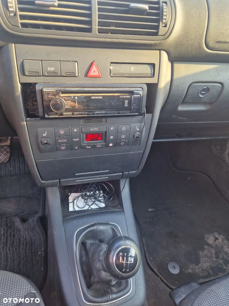 Audi A3 Sportback 1.6 Ambiente - 11