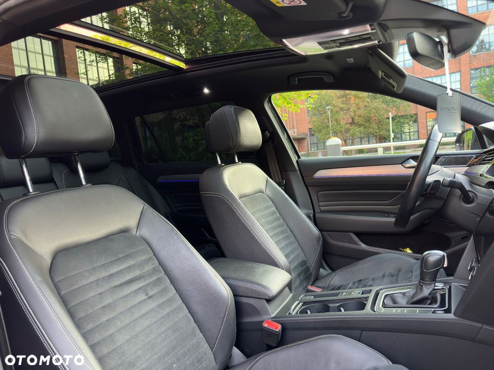 Volkswagen Passat 1.6 TDI SCR DSG Conceptline - 33