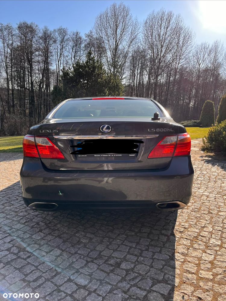 Lexus LS - 6