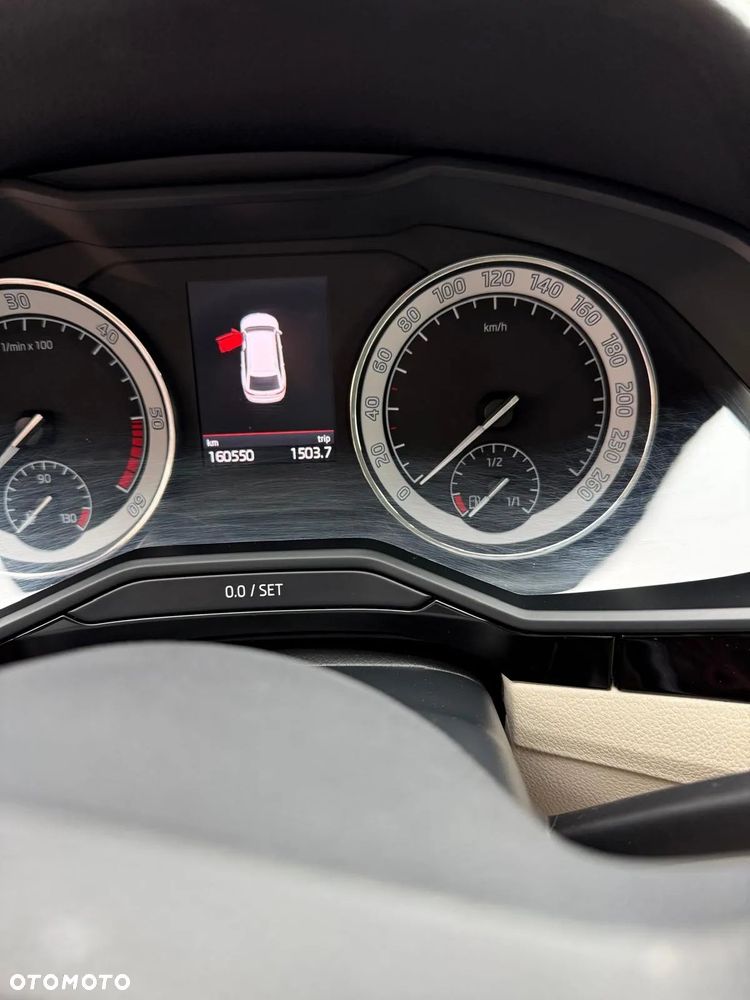 Skoda Superb 2.0 TDI 4x4 L&K DSG - 8