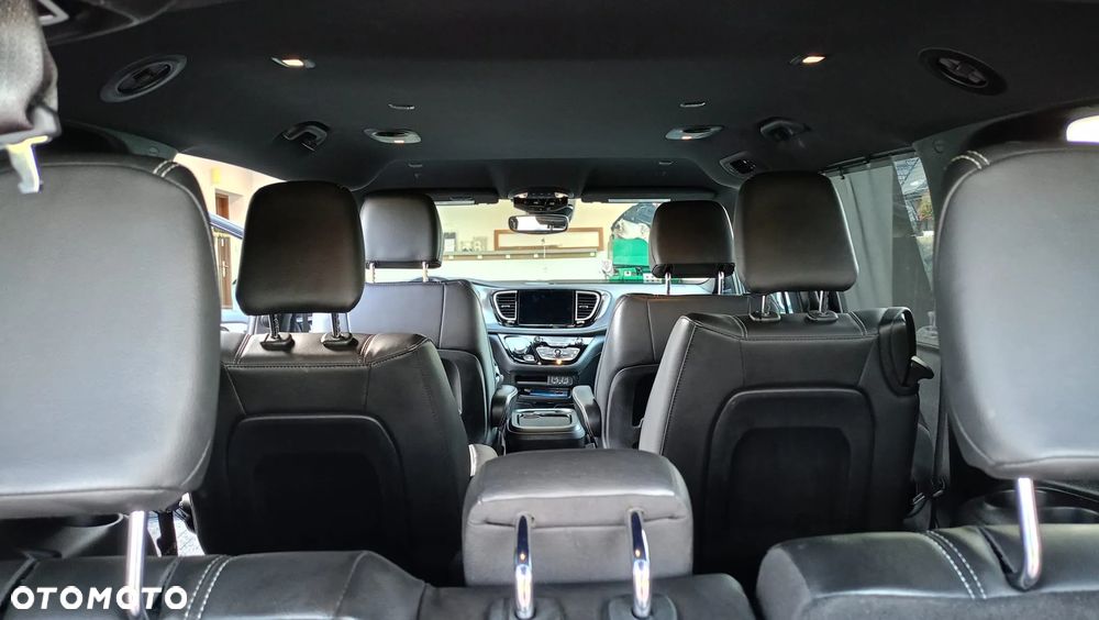 Chrysler Pacifica - 27