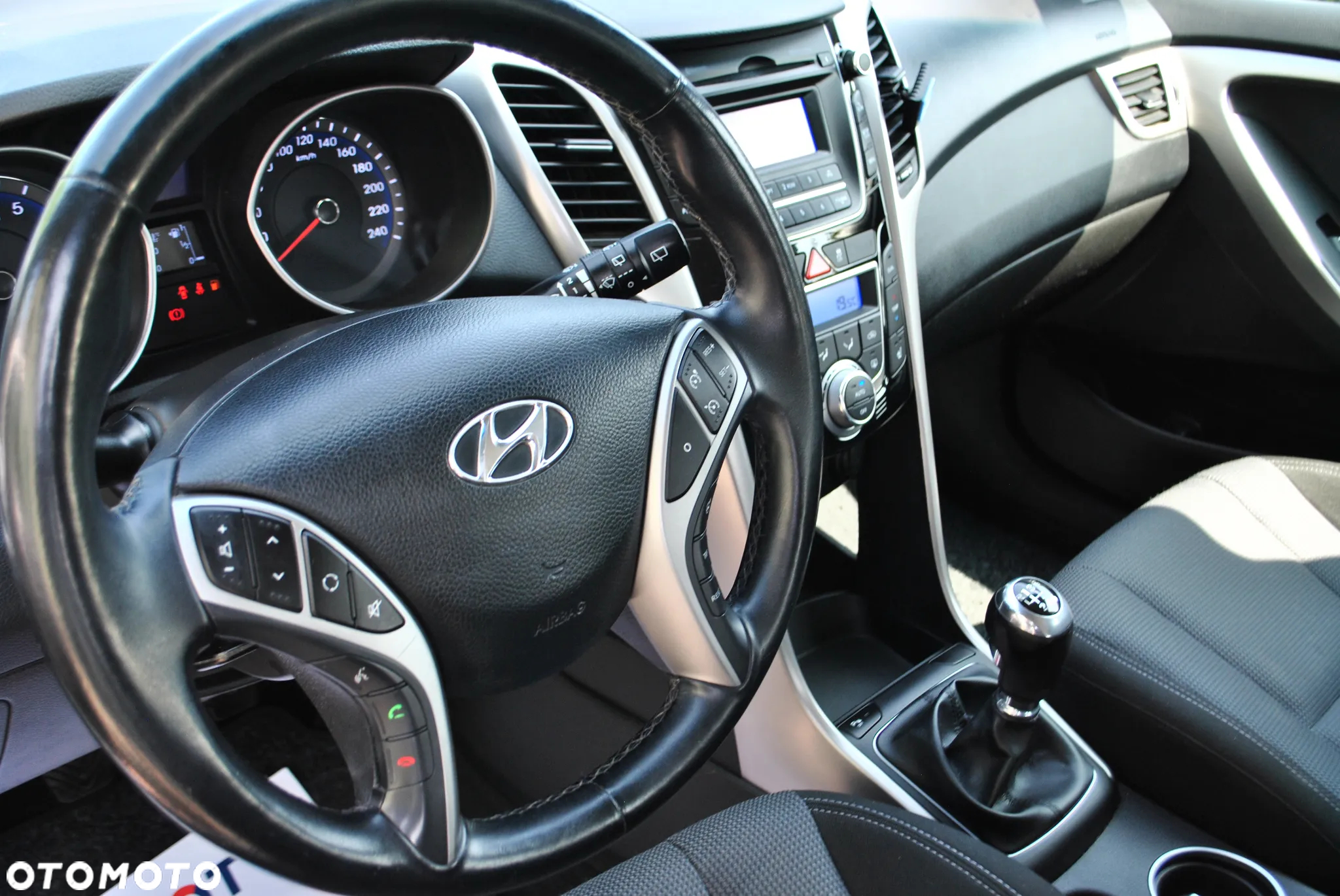 Hyundai i30 blue Kombi 1.6 GDi Style - 34