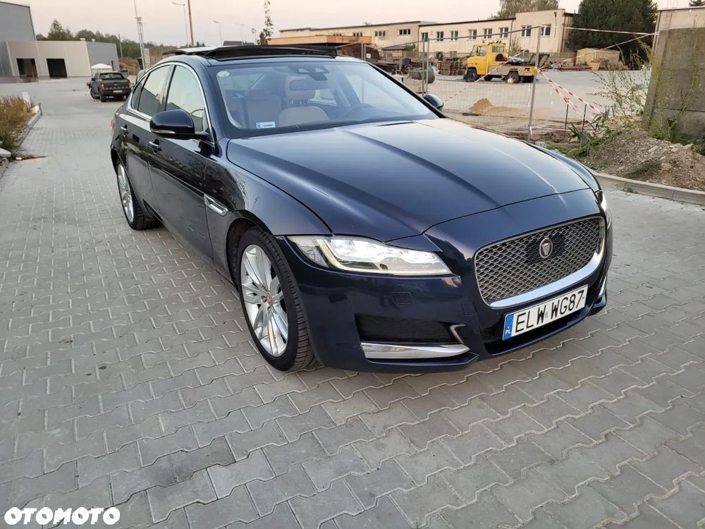 Jaguar XF 20d Prestige - 3