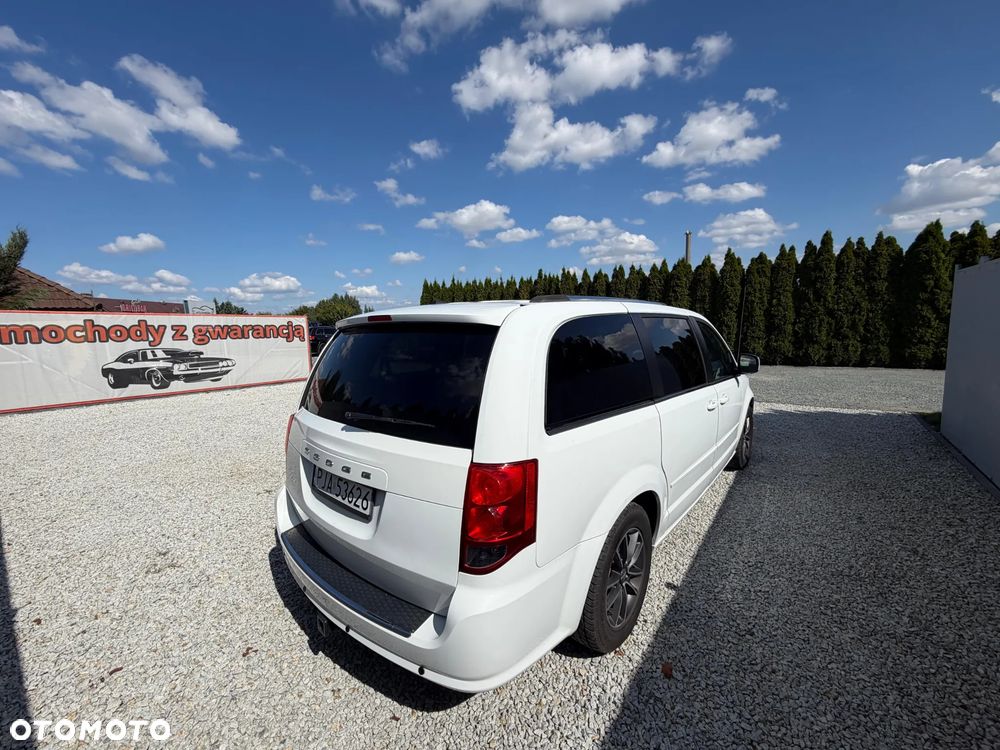 Dodge Caravan - 9