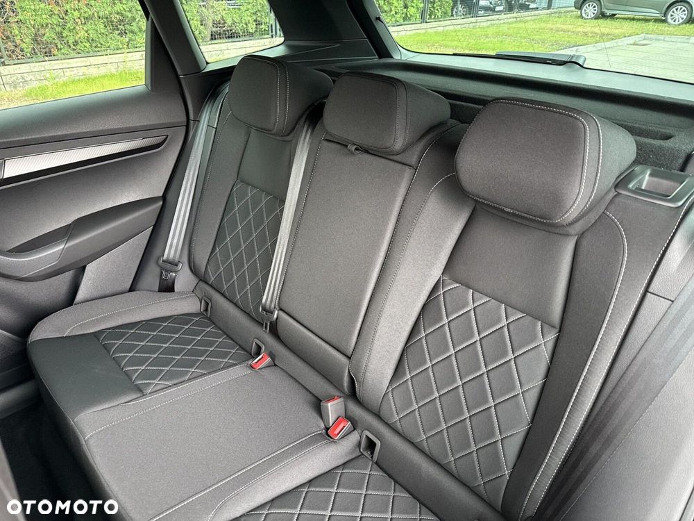 Skoda Karoq 1.5 TSI ACT Sportline DSG - 25