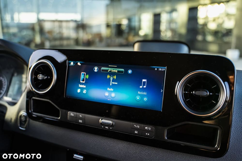 Mercedes-Benz Sprinter - 12