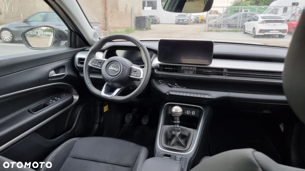 Jeep Avenger 1.2 GSE T3 Turbo-Benzin GDI Summit - 34