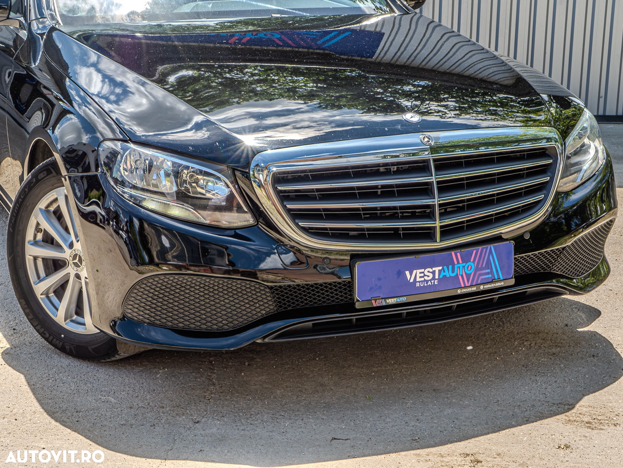 Mercedes-Benz E 200 d Aut. - 33