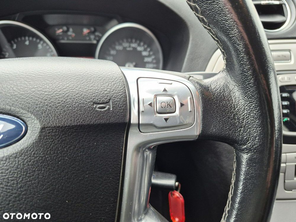 Ford Mondeo - 25