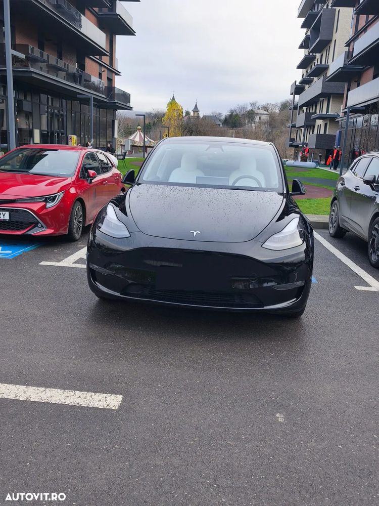Tesla Model Y - 2