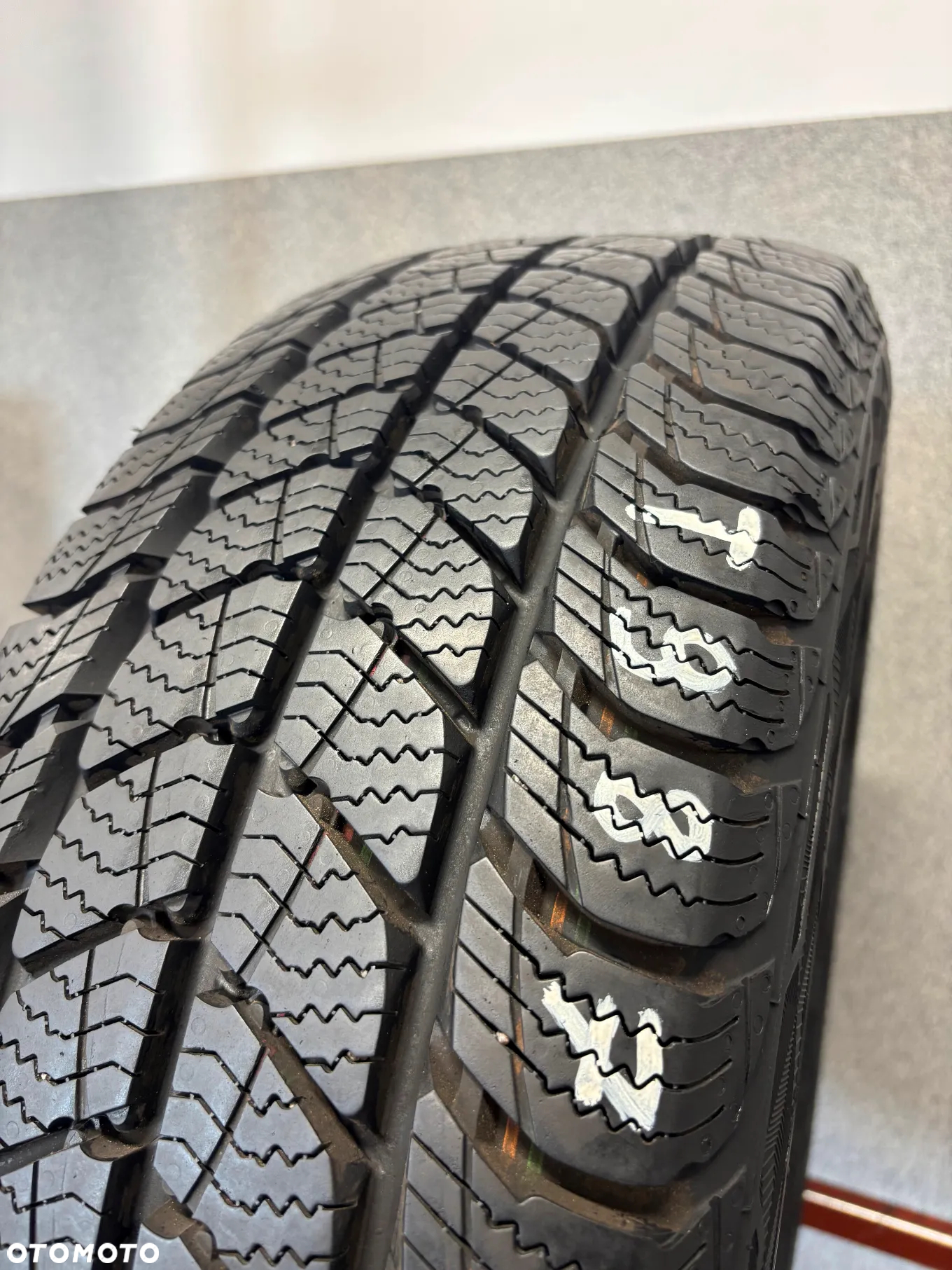 1 OPONA ZIMOWA UNIROYAL 215/65/16C 109/107R  SNOW MAX 3 - 3