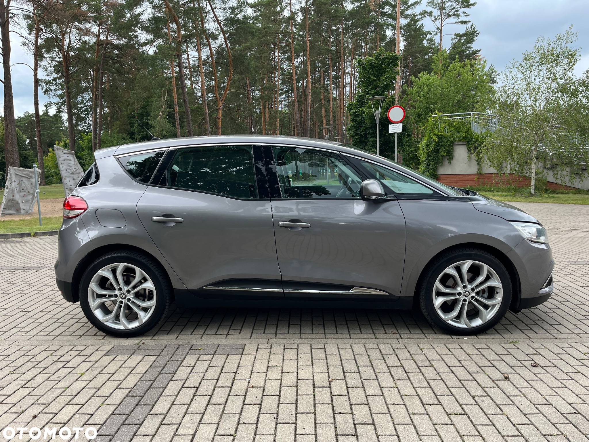 Renault Scenic 1.6 dCi Intens - 2