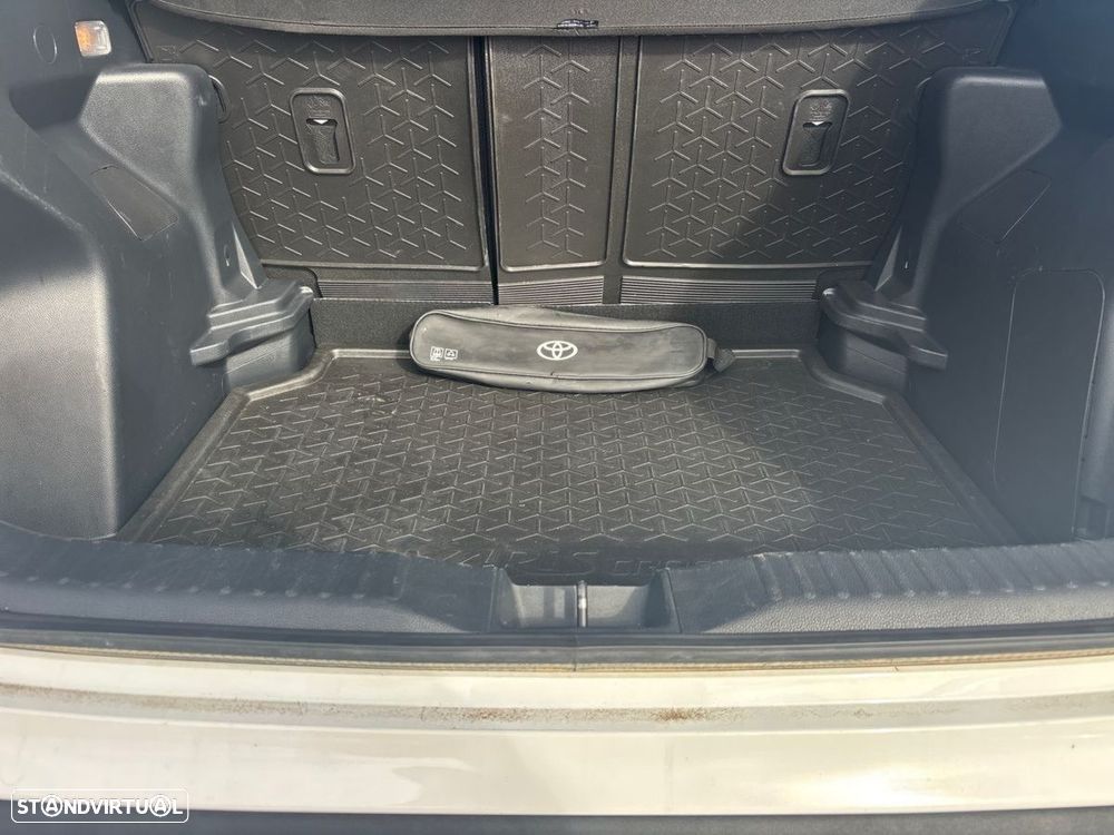 Toyota Yaris Cross 1.5 HDF Comfort Plus - 11